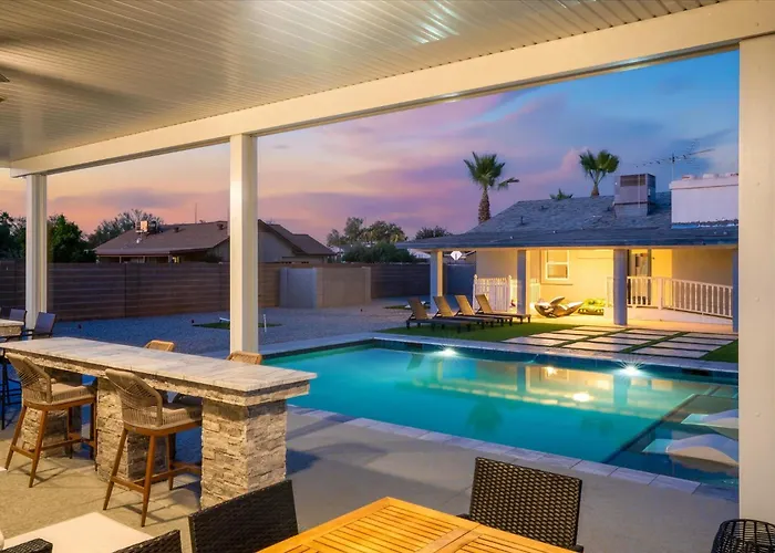 Holiday home Backyard Oasis Heated Pool Game Gazebo