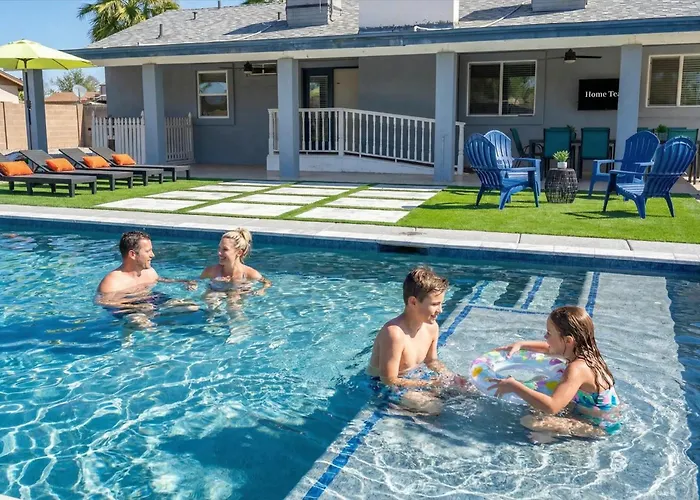 Holiday home Backyard Oasis Heated Pool Game Gazebo *